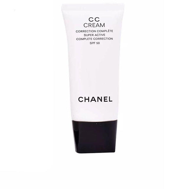 CHANEL CC CREAM correction complète SPF50 in B50 , Makeup by CHANEL. Merkmale: . Verfügbar bei ParfümReich.