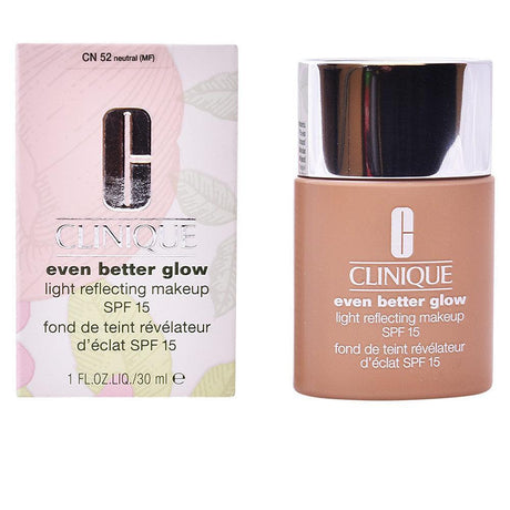 CLINIQUE EVEN BETTER GLOW light reflecting makeup SPF15 30 ml in CN52 NEUTRAL , Makeup by CLINIQUE. Merkmale: . Verfügbar bei ParfümReich.