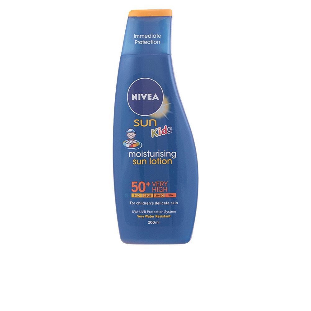 NIVEA SUN KIDS waterproof moisturizing protector SPF50+ 200 ml in , Kids & Babies by NIVEA. Merkmale: . Verfügbar bei ParfümReich.