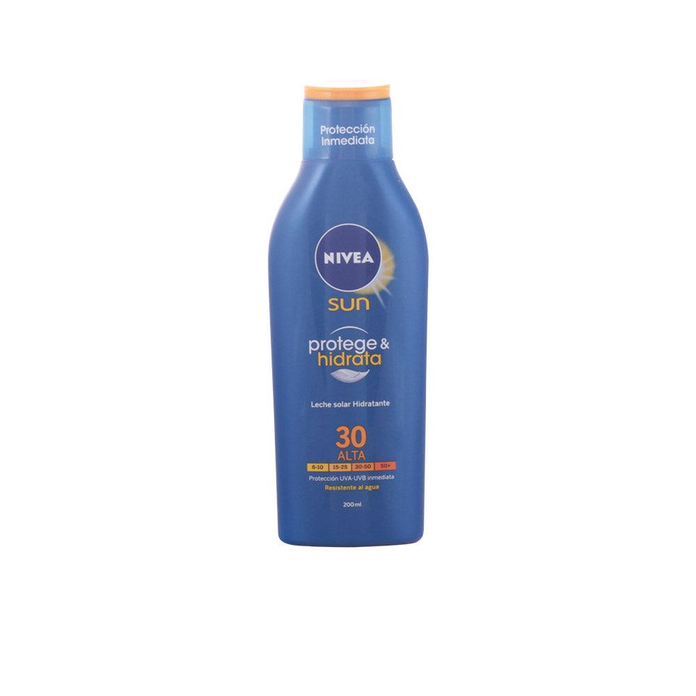 NIVEA SUN PROTECTS&HYDRATES milk SPF30 200 ml in , Sun Care by NIVEA. Merkmale: . Verfügbar bei ParfümReich.
