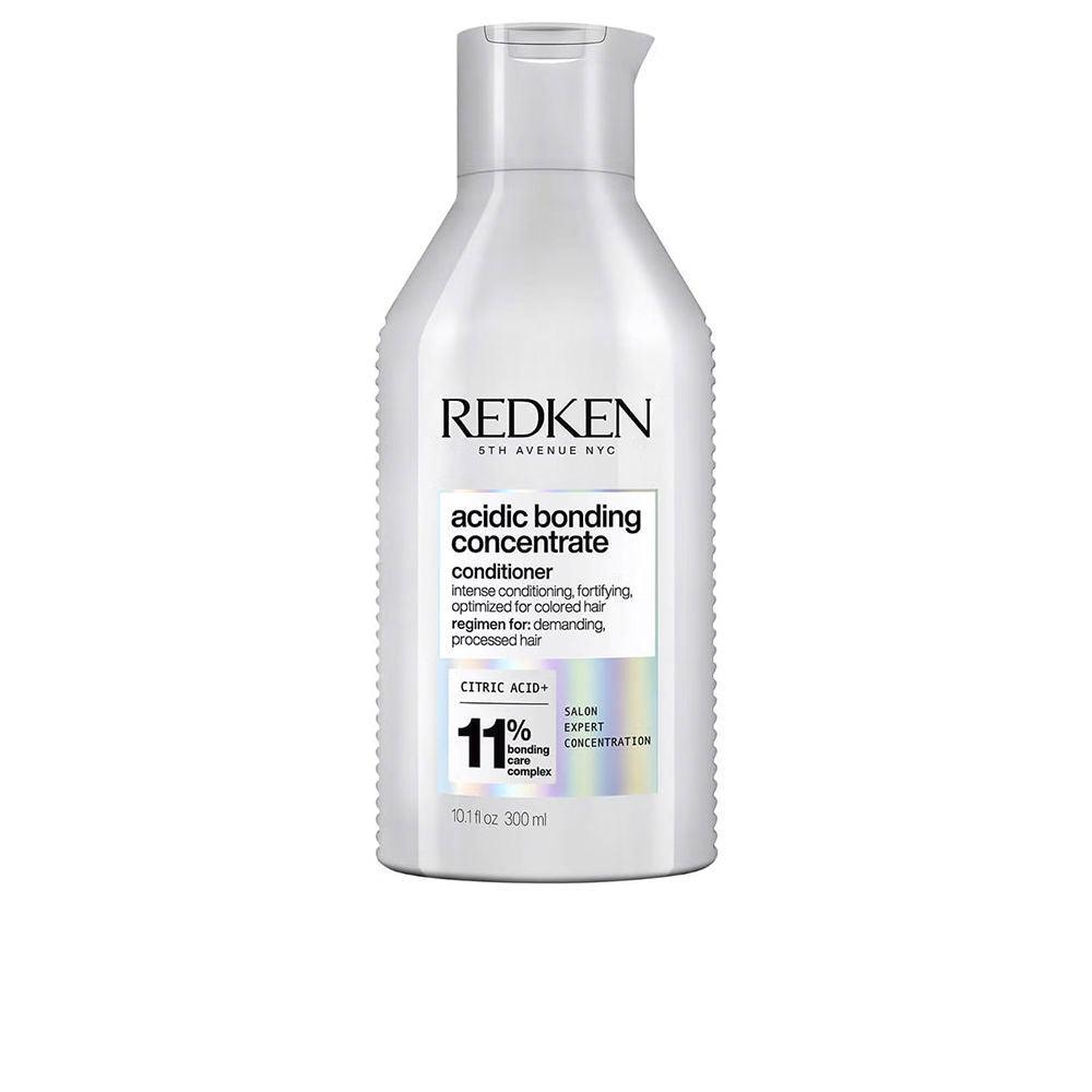 REDKEN ACIDIC COLOR GLOSS conditioner enhances the shine of your color in 300 ml , Hair by REDKEN. Merkmale: . Verfügbar bei ParfümReich.