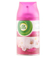 AIR-WICK FRESHMATIC air freshener refill 250 ml in Lily Moon , Home by AIR-WICK. Merkmale: . Verfügbar bei ParfümReich.