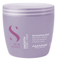 ALFAPARF MILANO SEMI DI LINO SMOOTH smoothing mask in 500 ml , Hair by ALFAPARF MILANO. Merkmale: . Verfügbar bei ParfümReich.