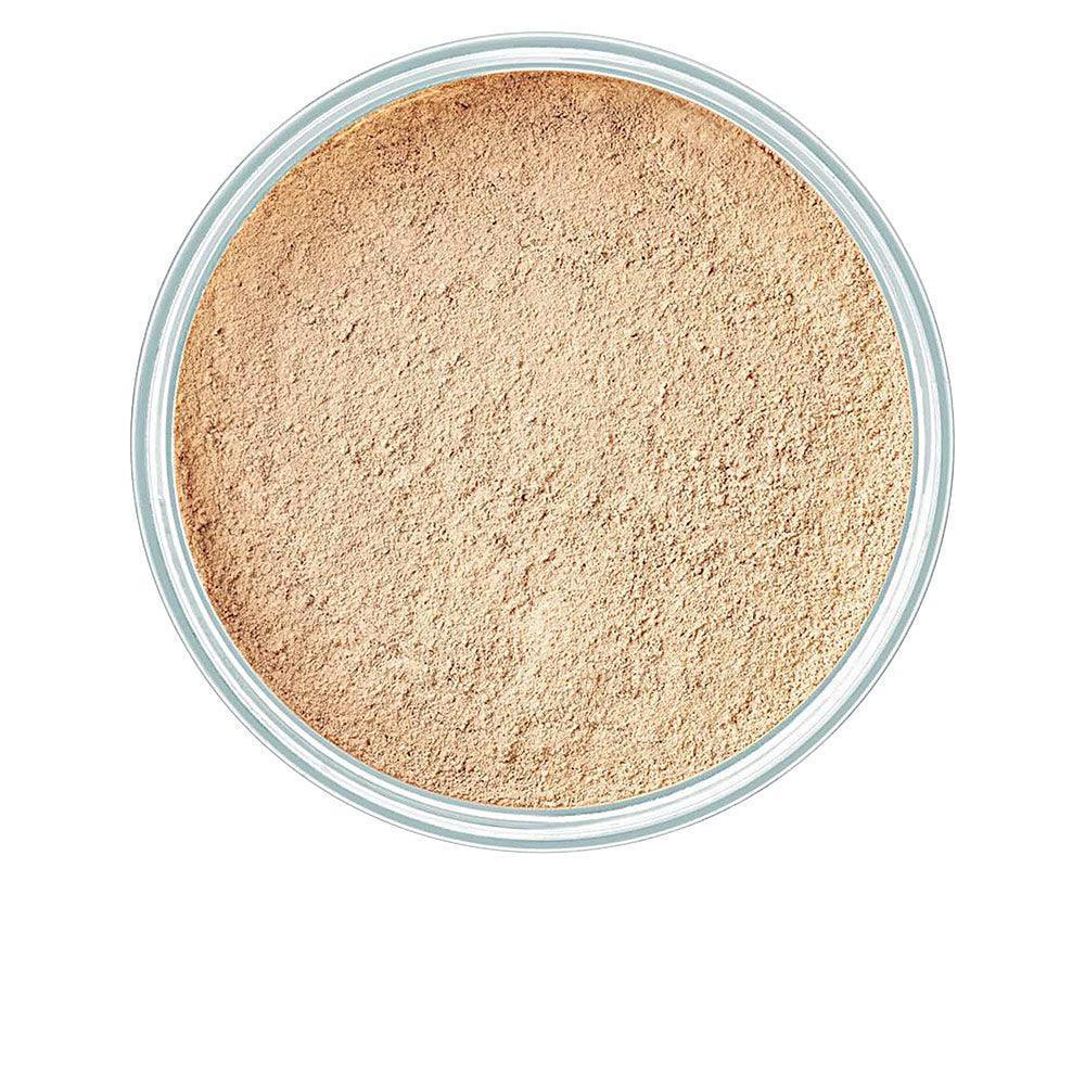 ARTDECO MINERAL POWDER foundation in 4 - Light Beige , Makeup by ARTDECO. Merkmale: . Verfügbar bei ParfümReich.