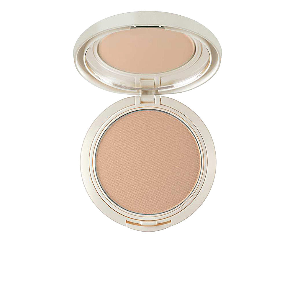 ARTDECO SUN PROTECTION powder foundation SPF50 in Light Sand , Makeup by ARTDECO. Merkmale: . Verfügbar bei ParfümReich.