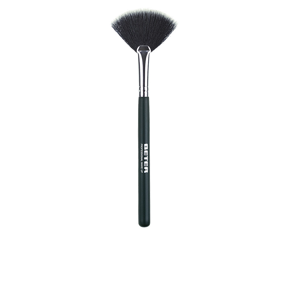 BETER MAKEUP BRUSH synthetic hair fan 1 u in , Makeup by BETER. Merkmale: . Verfügbar bei ParfümReich.