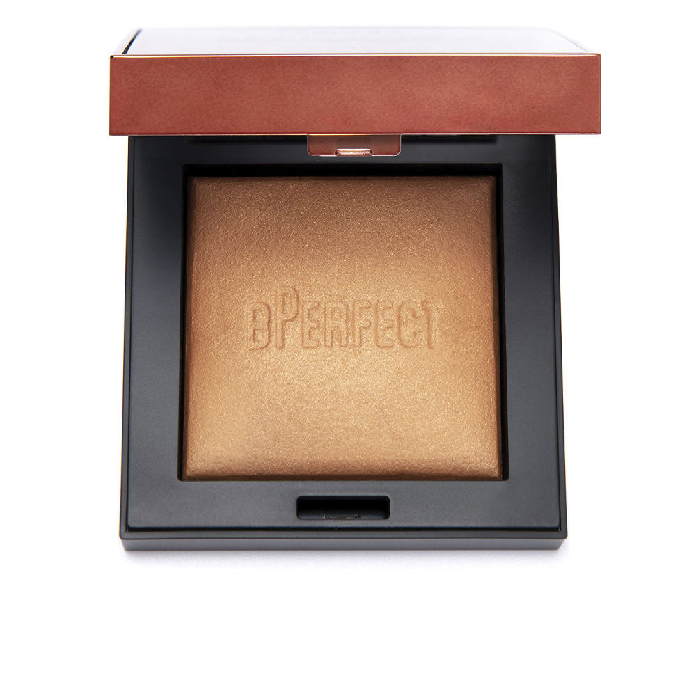 BPERFECT COSMETICS FAHRENHEIT luxe powder bronzer for face &amp; body in Flare , Makeup by BPERFECT COSMETICS. Merkmale: . Verfügbar bei ParfümReich.