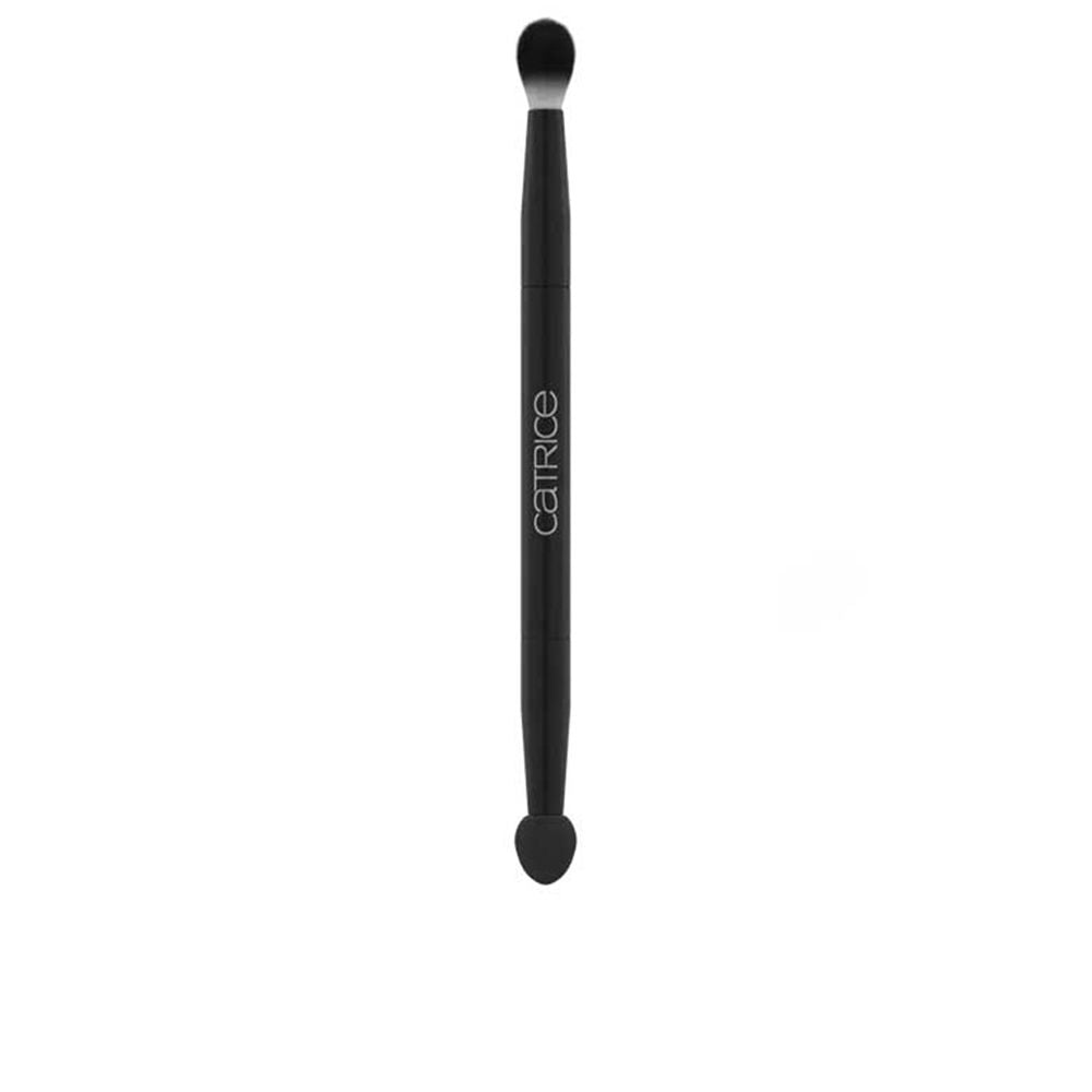 CATRICE MAGIC PERFECTORS duo eyeshadow brush 1 u in , Makeup by CATRICE. Merkmale: . Verfügbar bei ParfümReich.