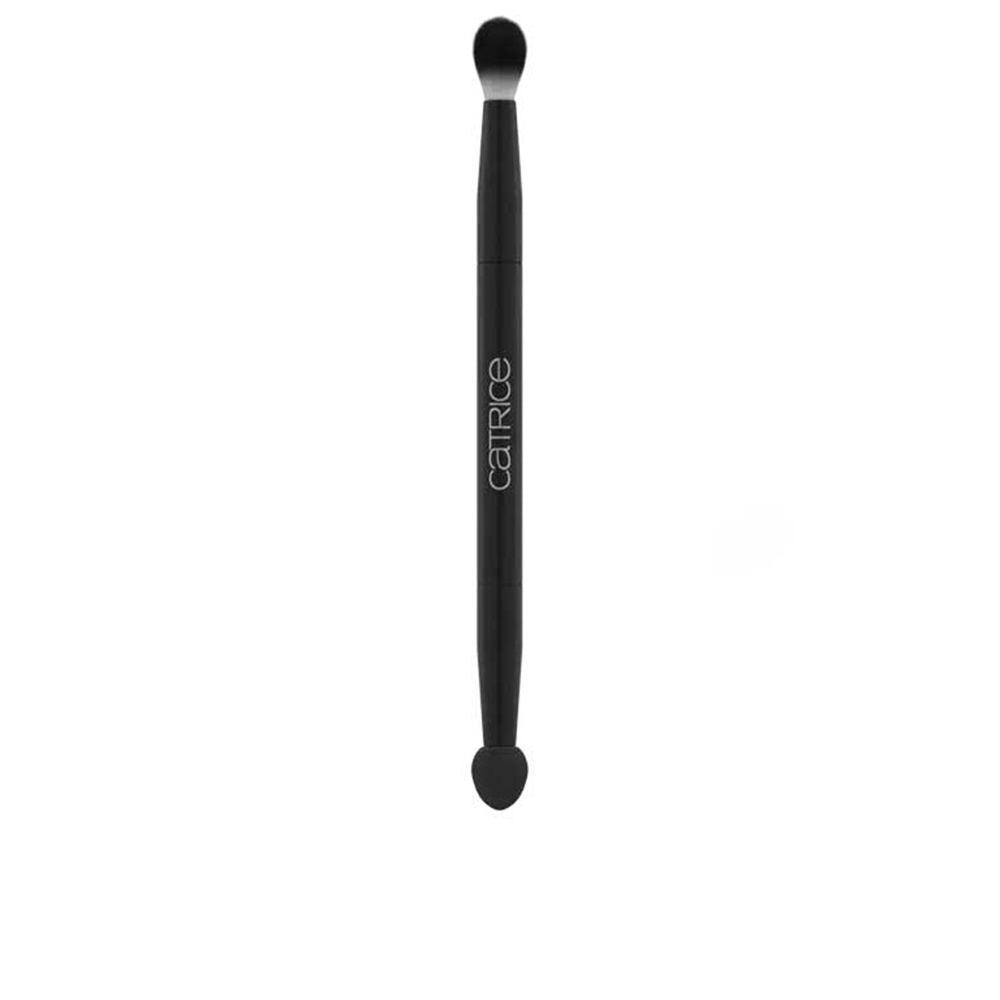 CATRICE MAGIC PERFECTORS duo eyeshadow brush 1 u in , Makeup by CATRICE. Merkmale: . Verfügbar bei ParfümReich.