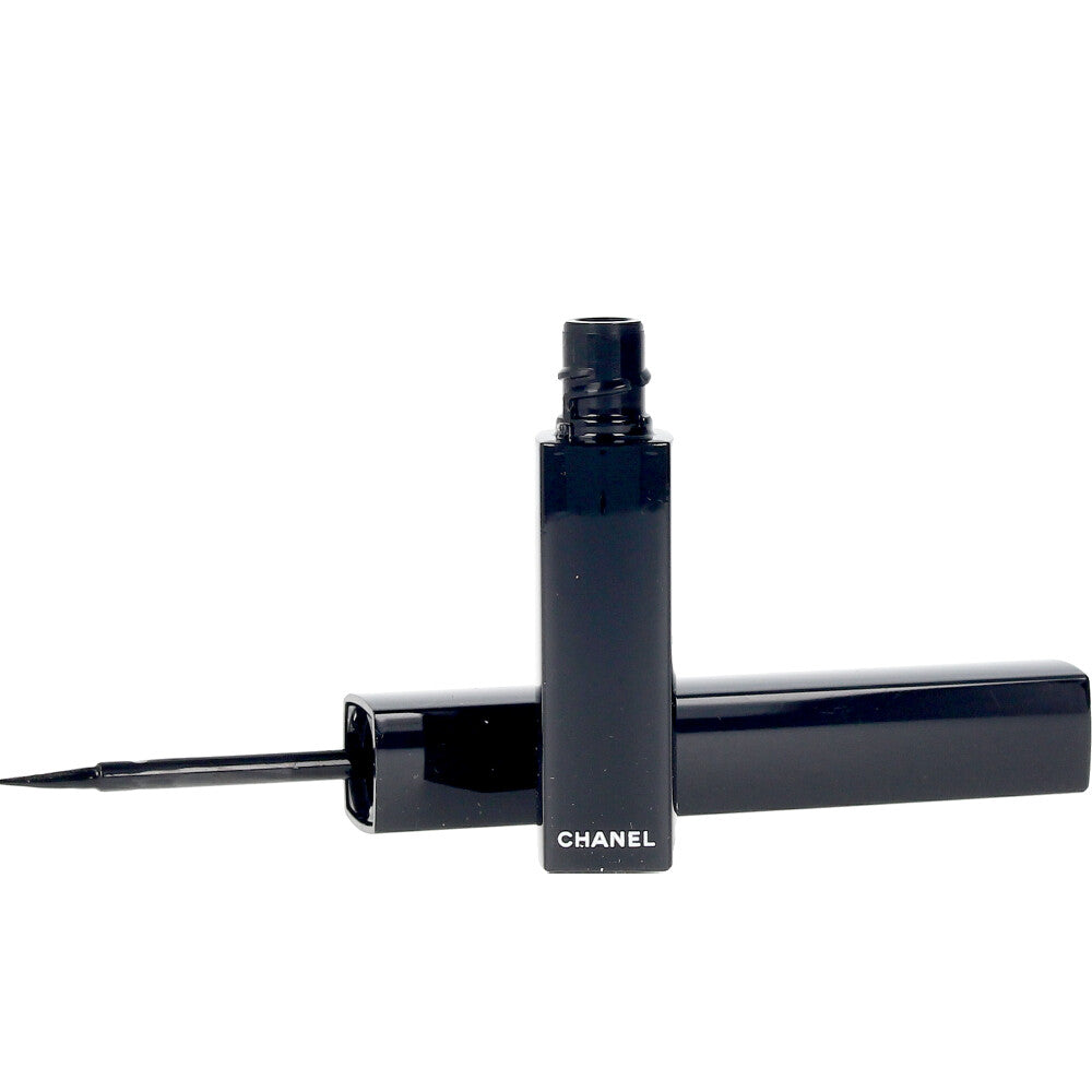 CHANEL LE LINER DE CHANEL liquid eyeliner 2.5 ml in Noir Profond , Makeup by CHANEL. Merkmale: . Verfügbar bei ParfümReich.