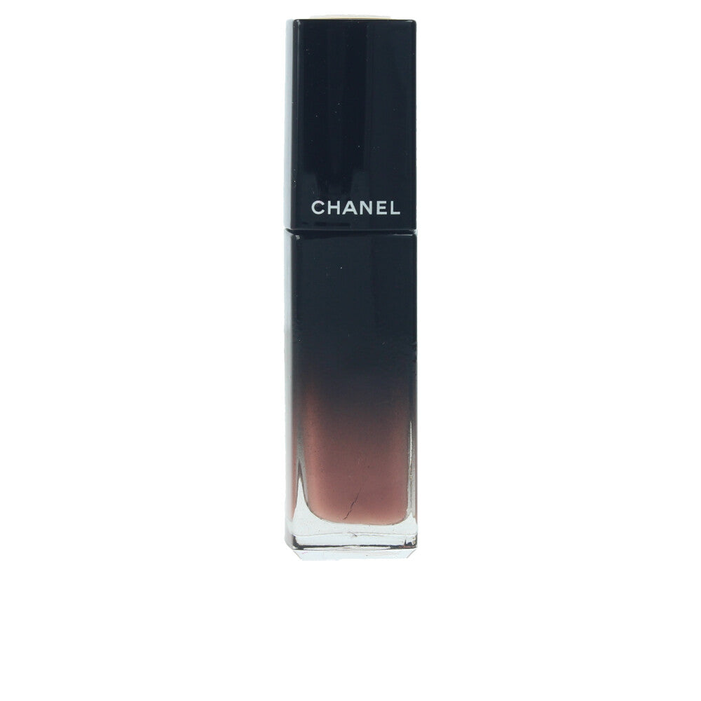 CHANEL ROUGE ALLURE LAQUE in still , Makeup by CHANEL. Merkmale: . Verfügbar bei ParfümReich.