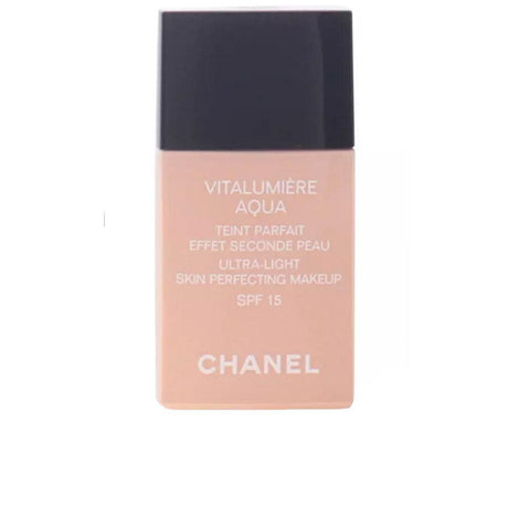 CHANEL VITALUMIÈRE AQUA teint parfait in 10-BEIGE , Makeup by CHANEL. Merkmale: . Verfügbar bei ParfümReich.