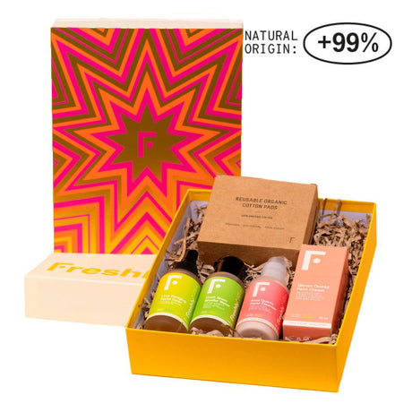 FRESHLY COSMETICS COMPLETE ROUTINE CASE 5 pcs in , Facial Cosmetics by FRESHLY COSMETICS. Merkmale: . Verfügbar bei ParfümReich.