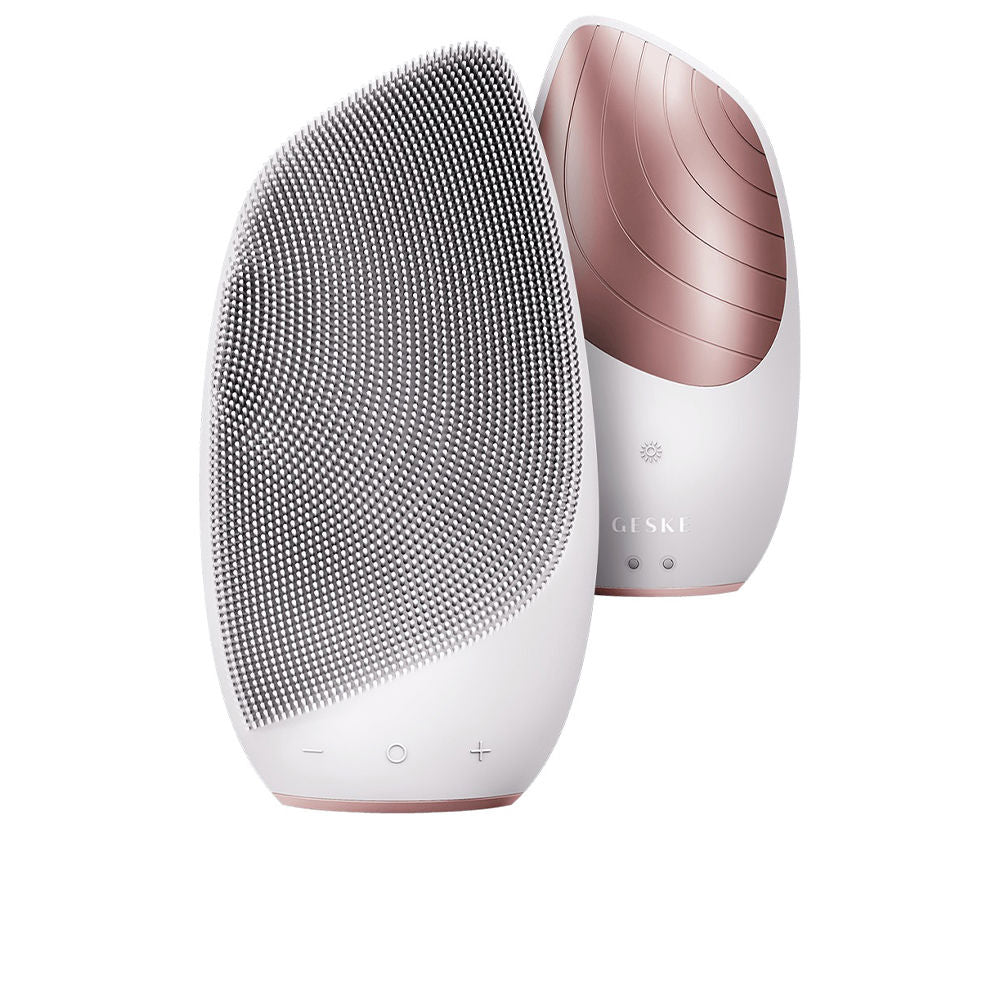 GESKE SMART APP GUIDED 6-in-1 sonic facial brush in White , Facial Cosmetics by GESKE. Merkmale: . Verfügbar bei ParfümReich.