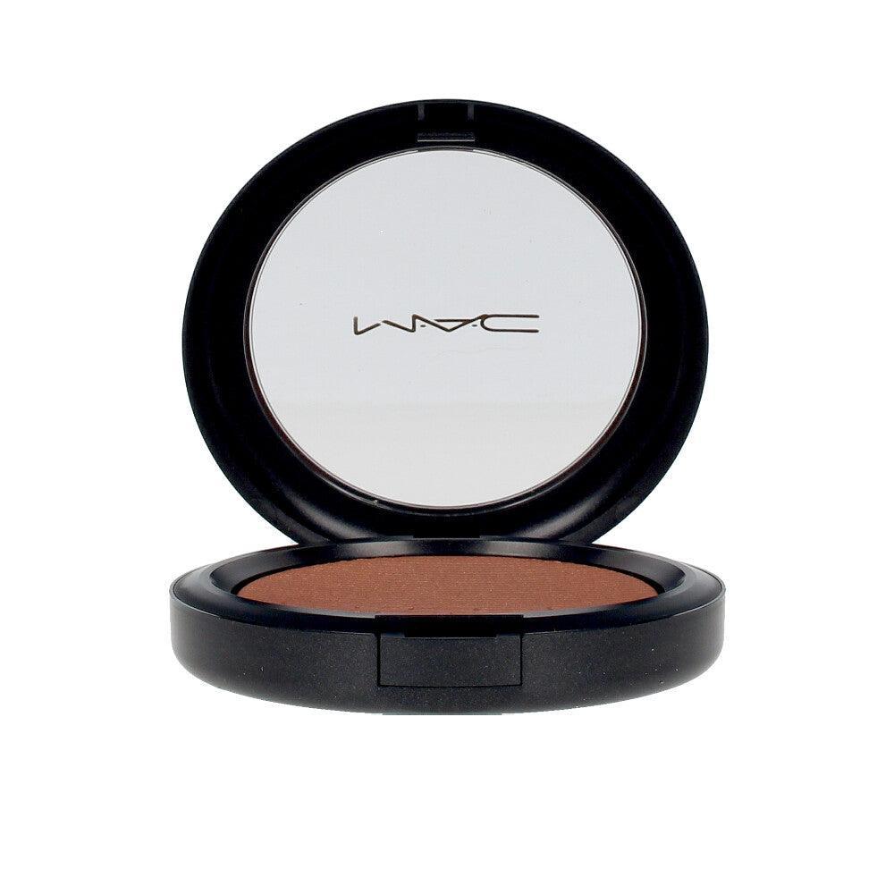 MAC EXTRA DIMENSION skinfinish in glow with it , Makeup by MAC. Merkmale: . Verfügbar bei ParfümReich.
