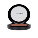 MAC EXTRA DIMENSION skinfinish in glow with it , Makeup by MAC. Merkmale: . Verfügbar bei ParfümReich.