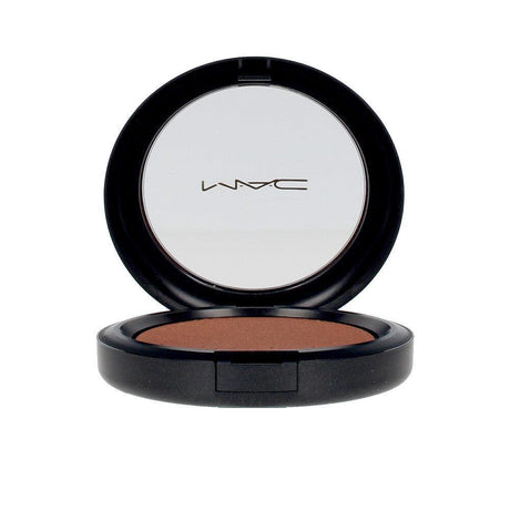 MAC EXTRA DIMENSION skinfinish in glow with it , Makeup by MAC. Merkmale: . Verfügbar bei ParfümReich.