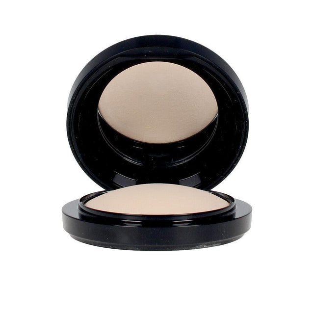 MAC MINERALIZE SKINFINISH natural powder in light , Makeup by MAC. Merkmale: . Verfügbar bei ParfümReich.