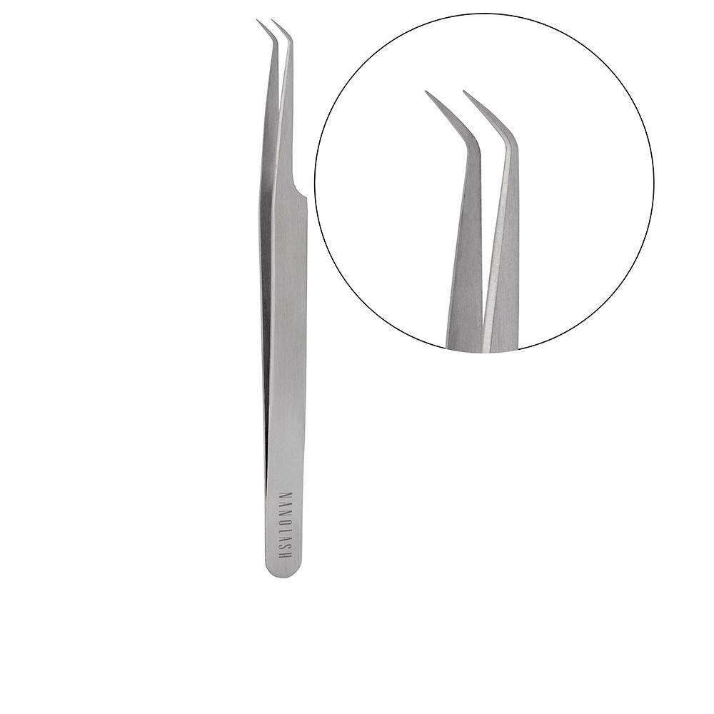 NANOLASH L SHAPE eyelash tweezers 1 u in , Makeup by NANOLASH. Merkmale: . Verfügbar bei ParfümReich.