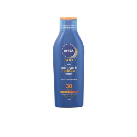 NIVEA SUN PROTECTS&amp;HYDRATES milk SPF30 200 ml in , Sun Care by NIVEA. Merkmale: . Verfügbar bei ParfümReich.