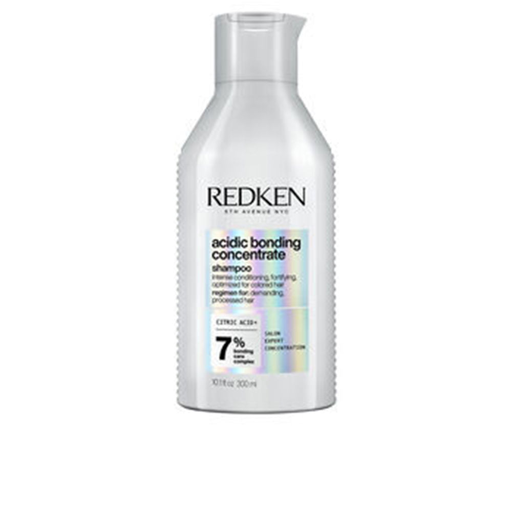 REDKEN ACIDIC BONDING CONCENTRATE Professional sulfate-free shampoo for damaged hair in 500 ml , Hair by REDKEN. Merkmale: . Verfügbar bei ParfümReich.