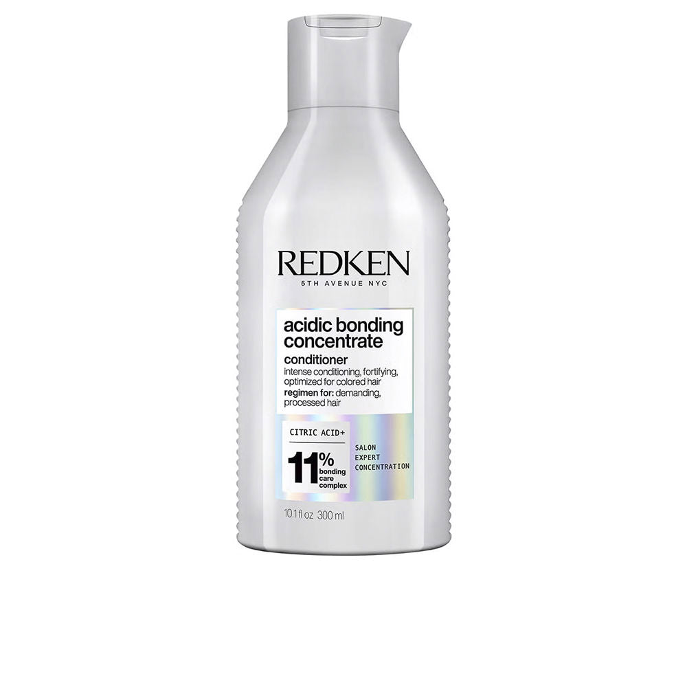 REDKEN ACIDIC COLOR GLOSS conditioner enhances the shine of your color in 300 ml , Hair by REDKEN. Merkmale: . Verfügbar bei ParfümReich.