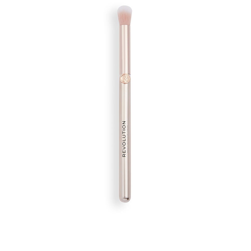 REVOLUTION MAKE UP FLUFFY blending brush 