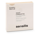 SENSILIS VELVET [TERRACOTA] polvo bronceador iluminador 15 ml in 01-peach , Makeup by SENSILIS. Merkmale: . Verfügbar bei ParfümReich.