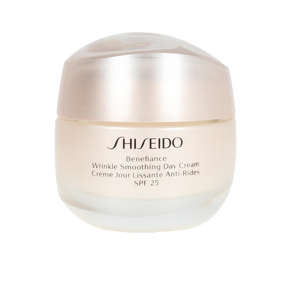 SHISEIDO Benefiance Wrinkle Smoothing Day Cream 50 ml in , Facial Cosmetics by SHISEIDO. Merkmale: . Verfügbar bei ParfümReich.