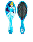 THE WET BRUSH DISNEY PRINCESSES brush in Cinderella , Kids & Babies by THE WET BRUSH. Merkmale: . Verfügbar bei ParfümReich.