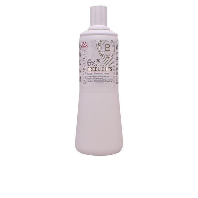 WELLA PROFESSIONALS BLONDOR FREELIGHTS developer 6% 1000 ml in , Hair by WELLA PROFESSIONALS. Merkmale: . Verfügbar bei ParfümReich.