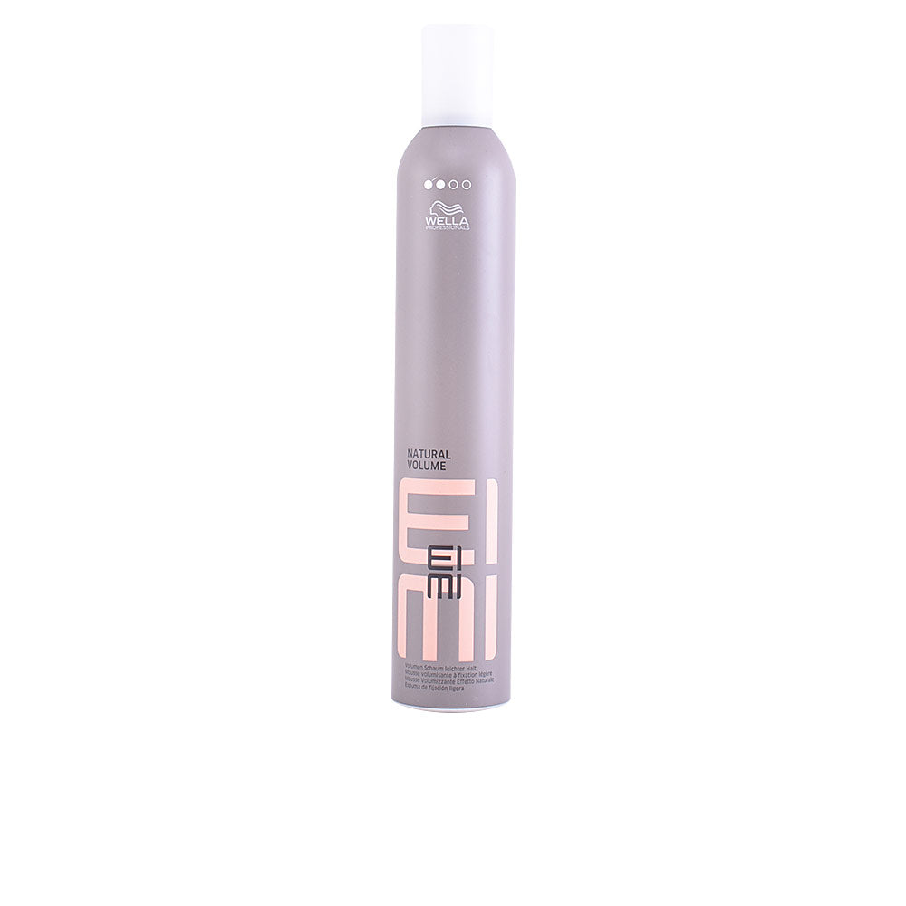 WELLA PROFESSIONALS EIMI natural volume in 500 ml , Hair by WELLA PROFESSIONALS. Merkmale: . Verfügbar bei ParfümReich.