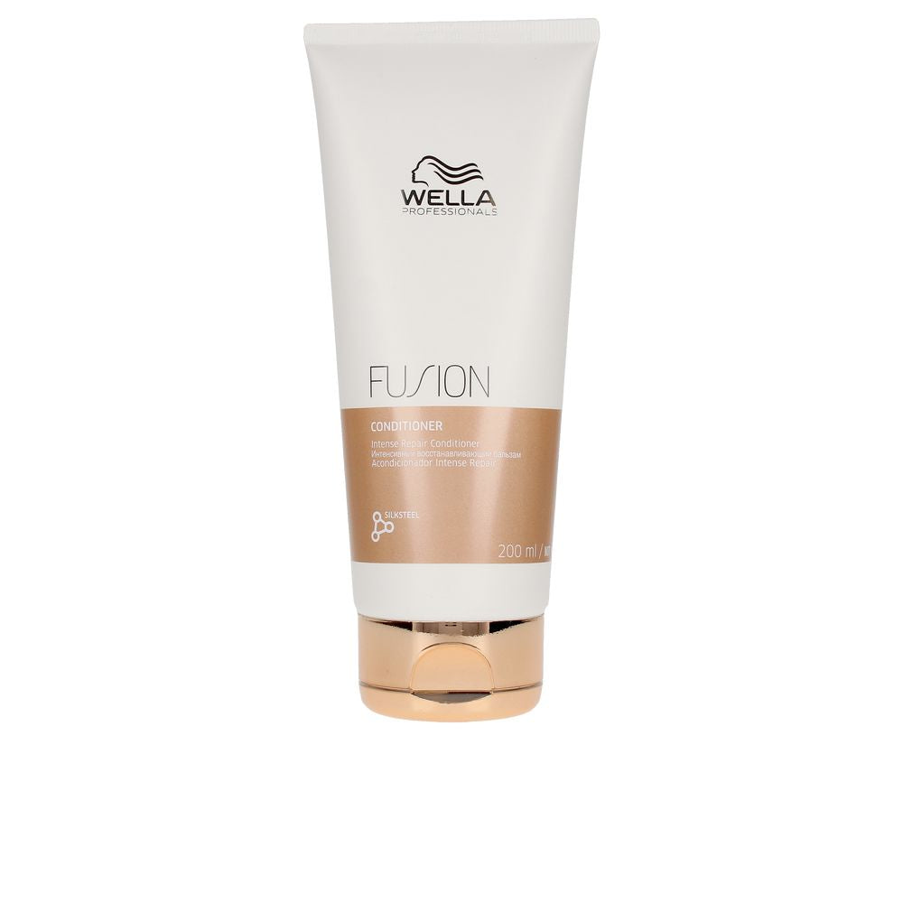 WELLA PROFESSIONALS FUSION Intense Repair Conditioner for Damaged Hair in 200 ml , Hair by WELLA PROFESSIONALS. Merkmale: . Verfügbar bei ParfümReich.